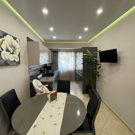 за гости лайвли Lejlighed Burgas City